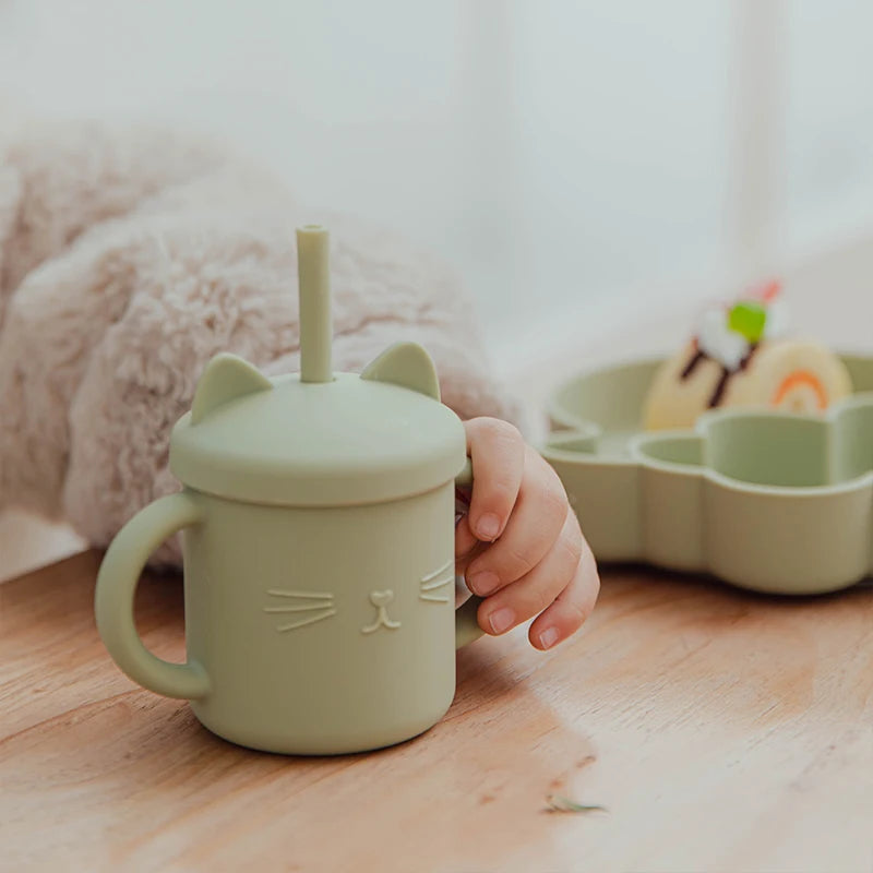 200ML Baby Feeding Drinkware Straw Cup Baby Learning Feeding Bottles Anti-Hot Leakproof Silicone Tableware Toddler Water Bottle